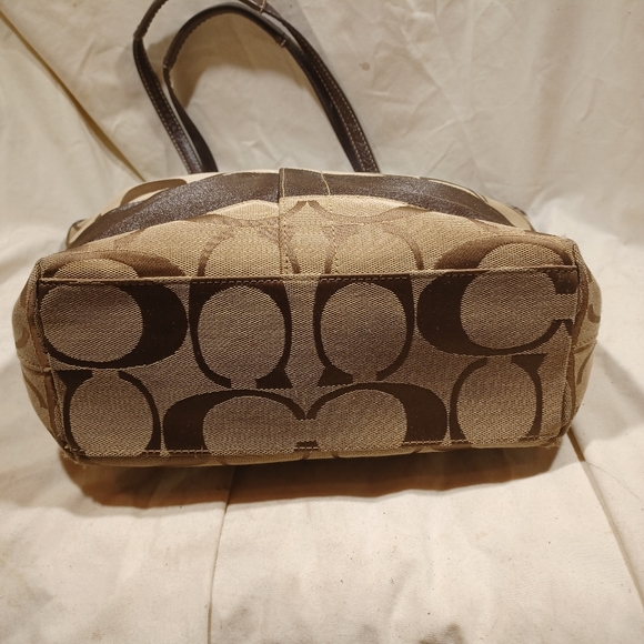 Coach tote - Picture 5 of 9